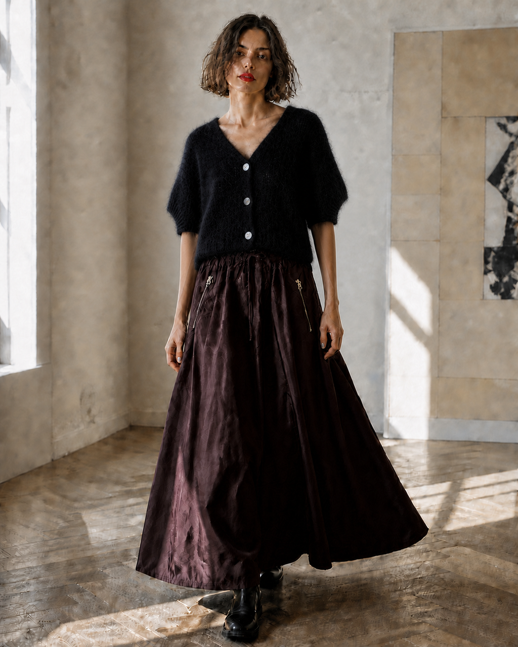 Kurze Strickjacke mit Perlmuttknöpfen Schwarz – Bild 3