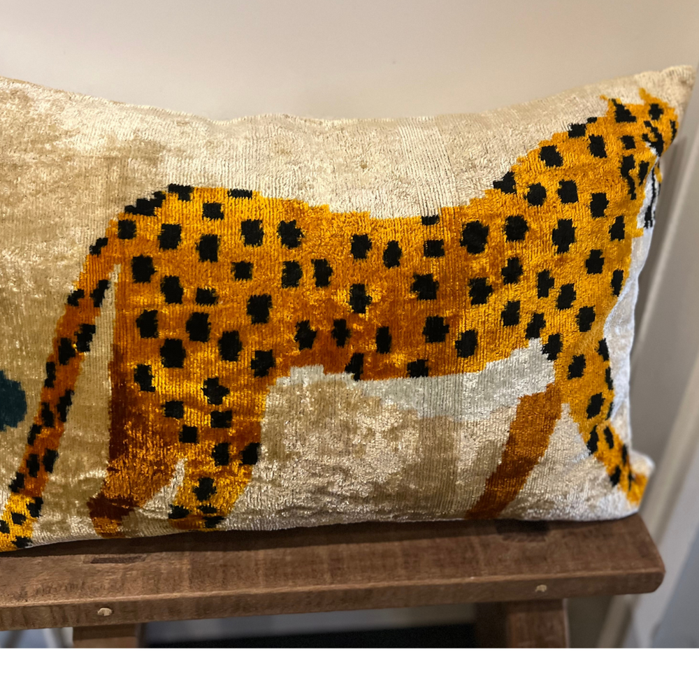 Seidenkissen „Leopard“ – exotische Eleganz für Ihr Zuhause
