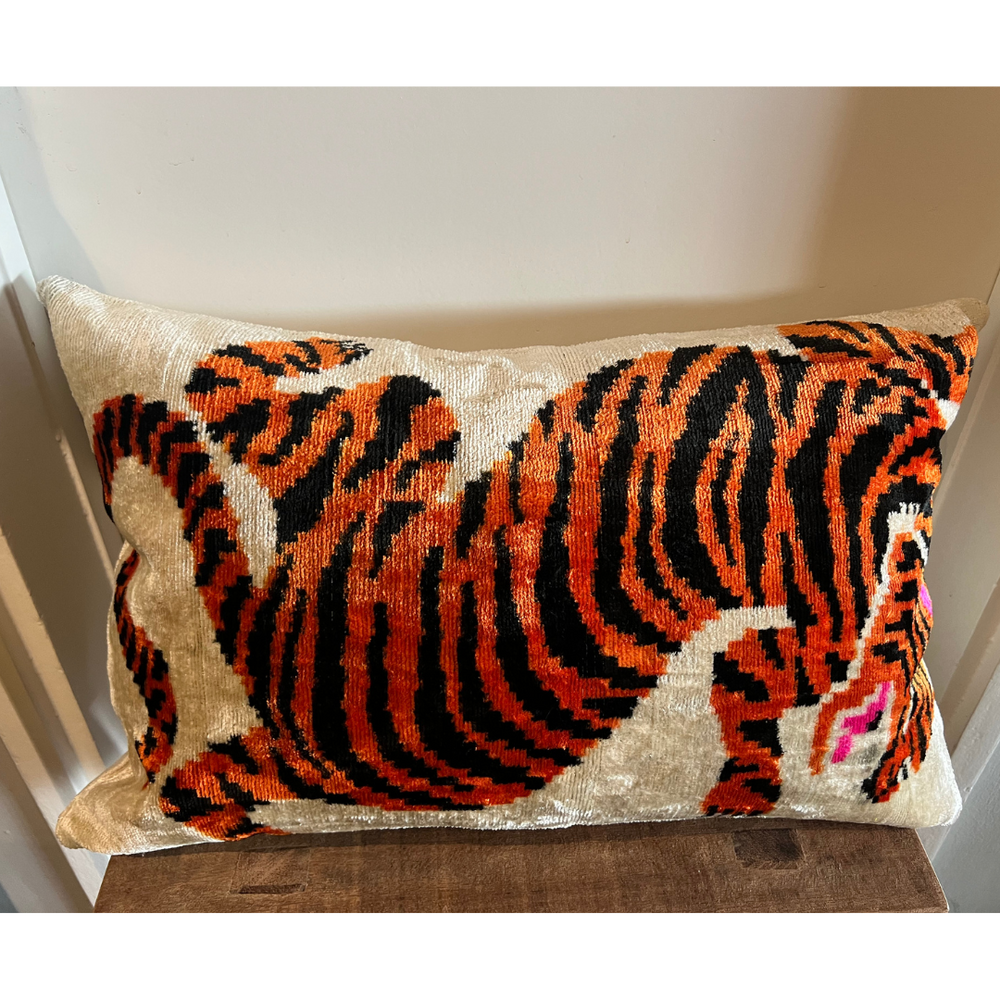 Seidenkissen „Tiger“ – Statement Piece mit Eleganz