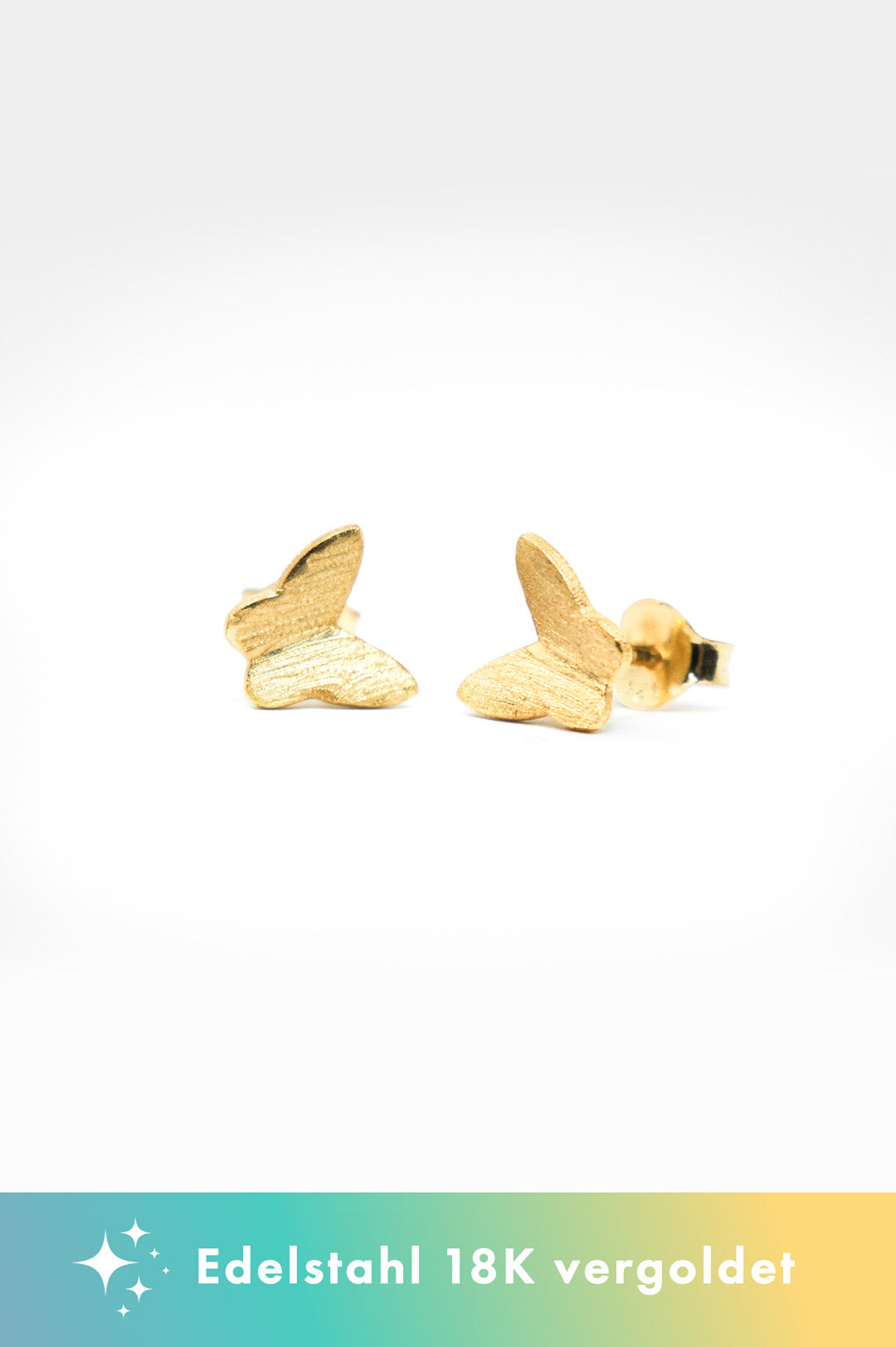 Ohrstecker BAMBI – Gold von Little Jewellery Stories – Detailansicht des Schmetterlingsmotivs