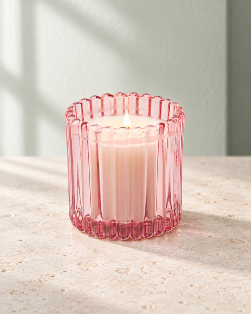 Paddywax Duftkerze im Riffelglas · Pink Peppermint · Pink – Produktansicht mit abgestimmtem Hintergrund