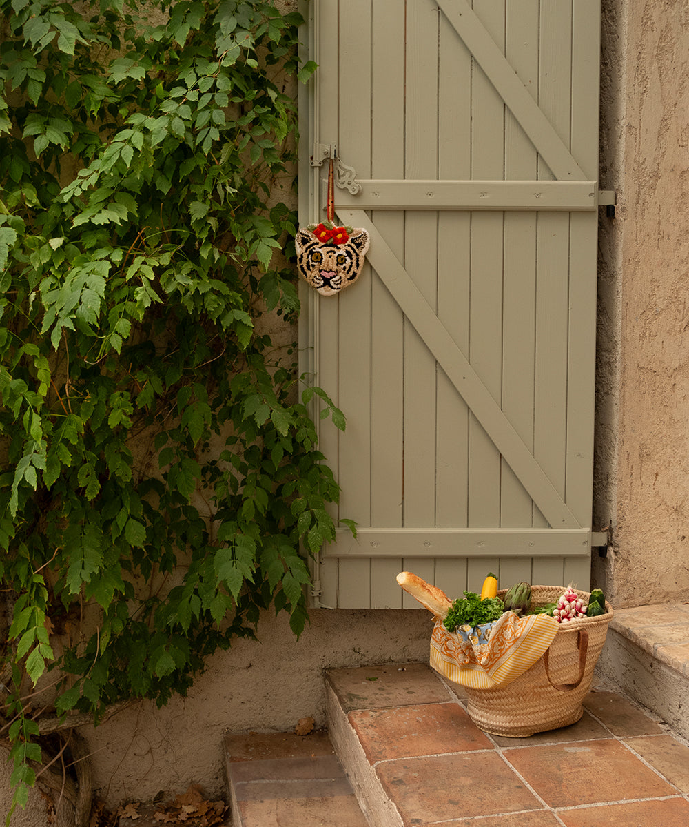 🐅 Tapis Amis „Floral White Tiger“ – handgetufteter Wollanhänger