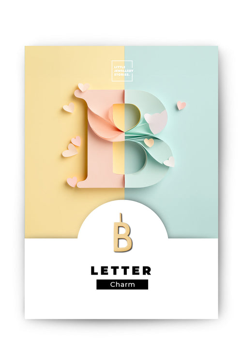 Monogramm Charm B – Gold von Little Jewellery Stories – auf illustrierter Schmuckkarte