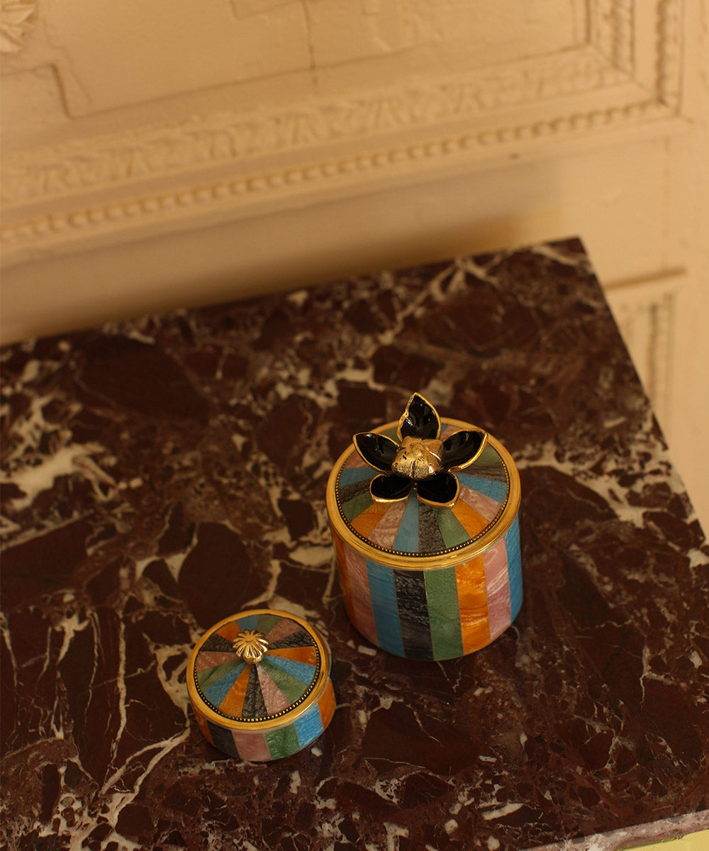 Boîte à bijoux “Cirque Pastel” – Schmuckdose Mittel (6 × 7 × 7 cm)