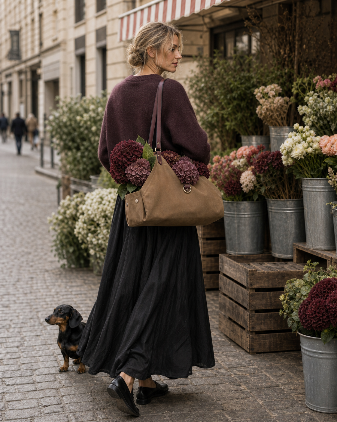 Bonjour Story – Susanne Bommer am Blumenmarkt mit Jade-Tasche und Dackel