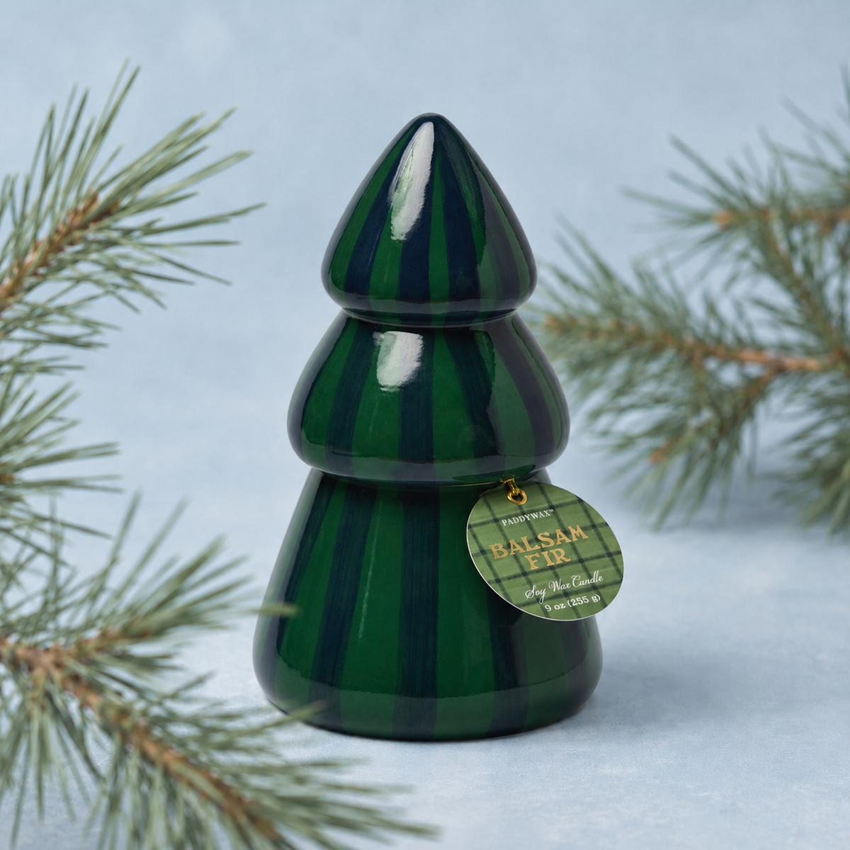 Paddywax Cabana Christmas – Weihnachtsbaum-Duftkerze mit Kiefernzweigen