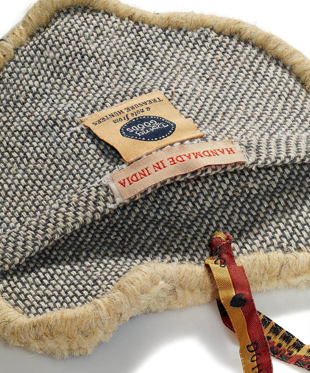 Tapis Amis „Cloudy Tiger“ – handgetufteter Wollanhänger