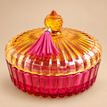 Flache Dekodose mit Quaste – Pink & Amber – auf warmem beigefarbenem Hintergrund