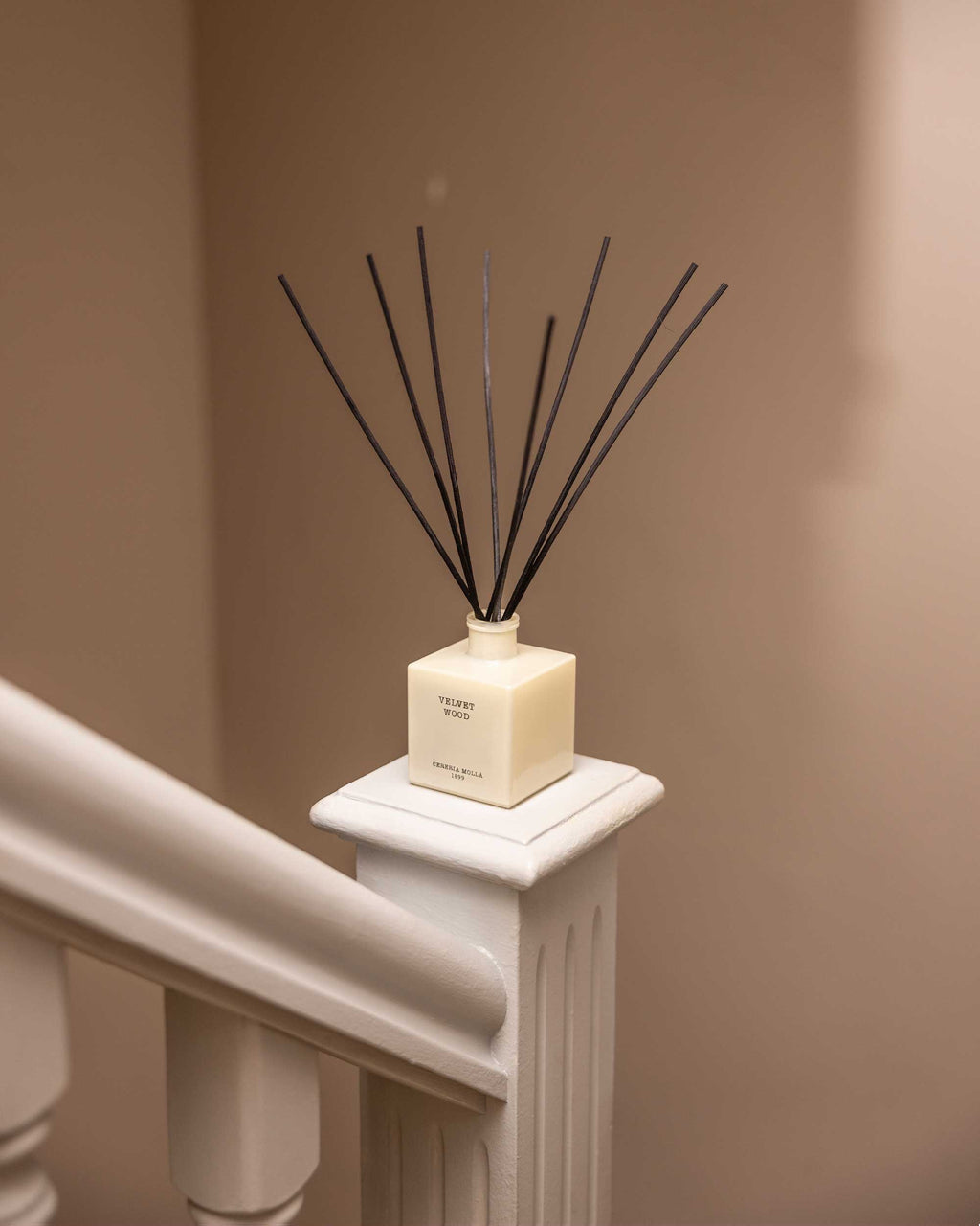 PREMIUM Diffuser 250 ml - VELVET WOOD - made in Spain