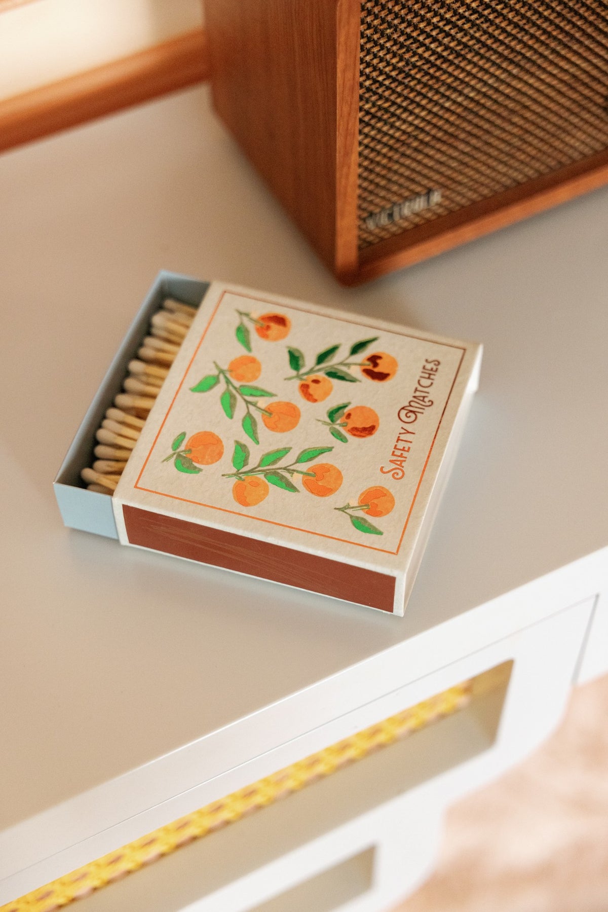 Paddywax Oranges – Original-Moodfoto mit Streichholzschachtel